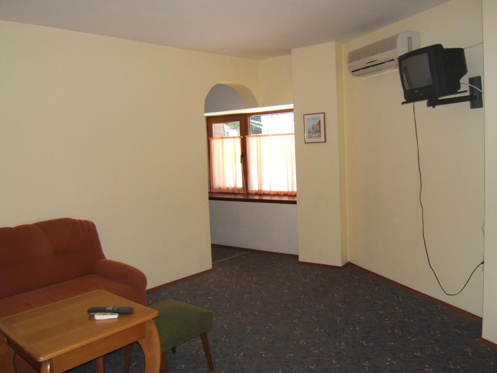 Regina'S Guesthouse Balchik Bilik gambar