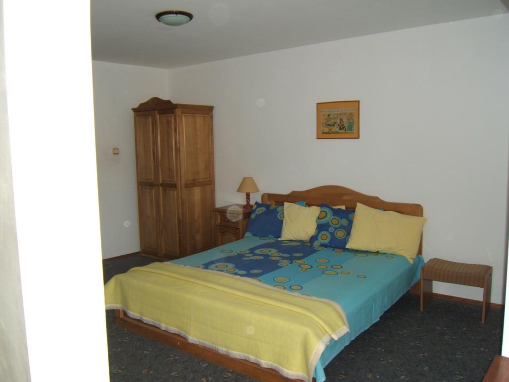 Regina'S Guesthouse Balchik Bilik gambar
