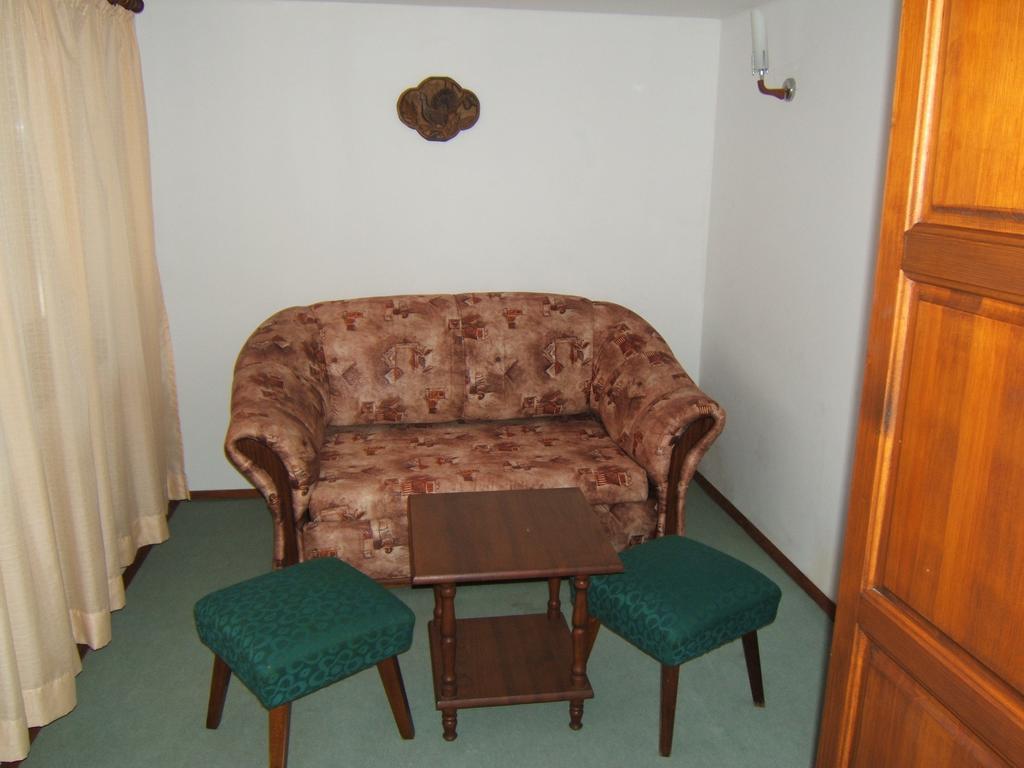 Regina'S Guesthouse Balchik Bilik gambar