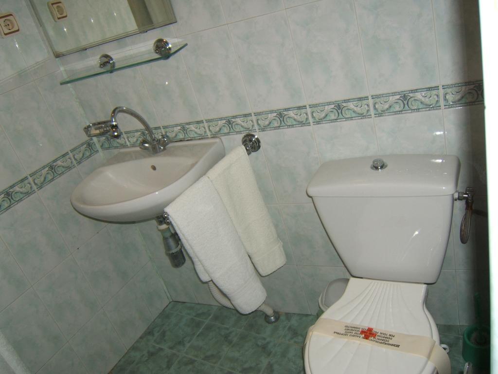 Regina'S Guesthouse Balchik Bilik gambar
